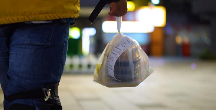 商家订单被外卖骑手偷餐怎么处理,外卖骑手送餐时外卖被偷了怎么办