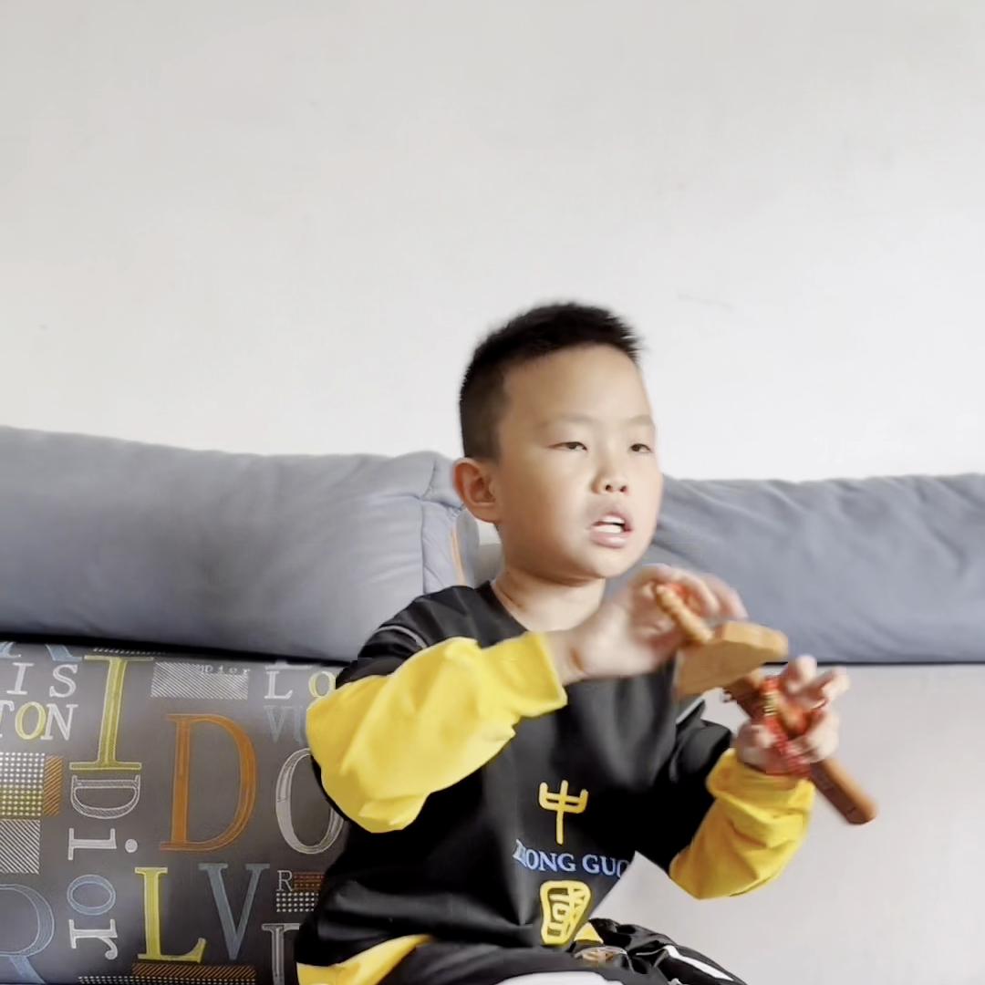 曹操献刀杀董卓故事讲解,董卓曹操的历史故事