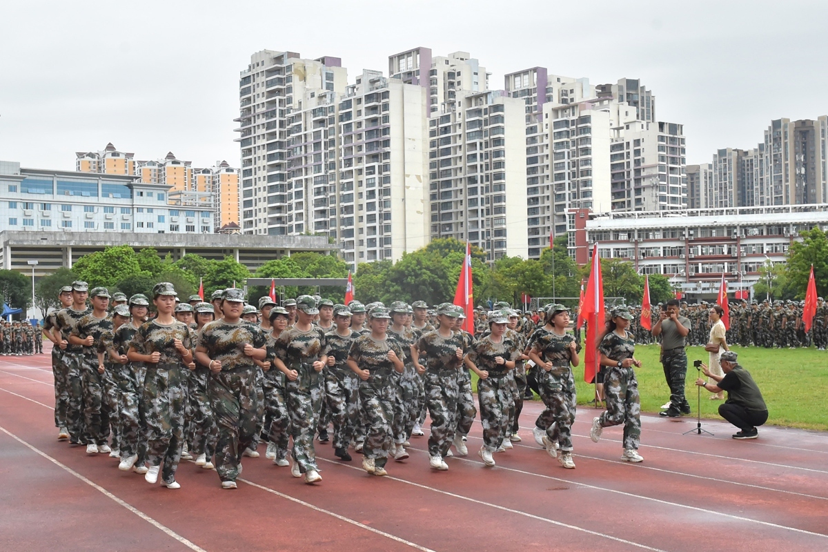 桂林各校军训精彩回顾,广西军训队列操