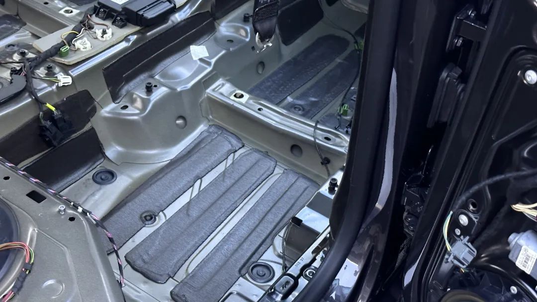 r36翻新改造全过程,大众r36这么老的车怎么还卖这么贵