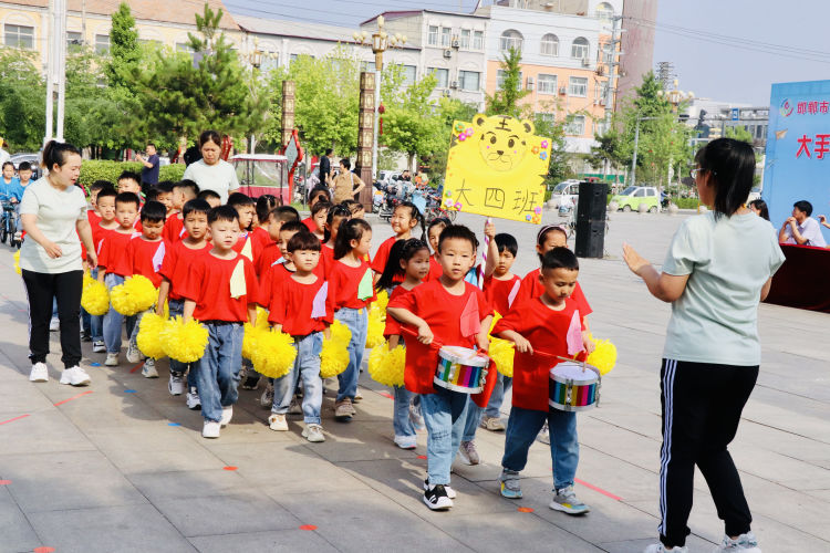 大手牵小手运动会育才幼儿园,幼儿园亲子运动会主题大手牵小手