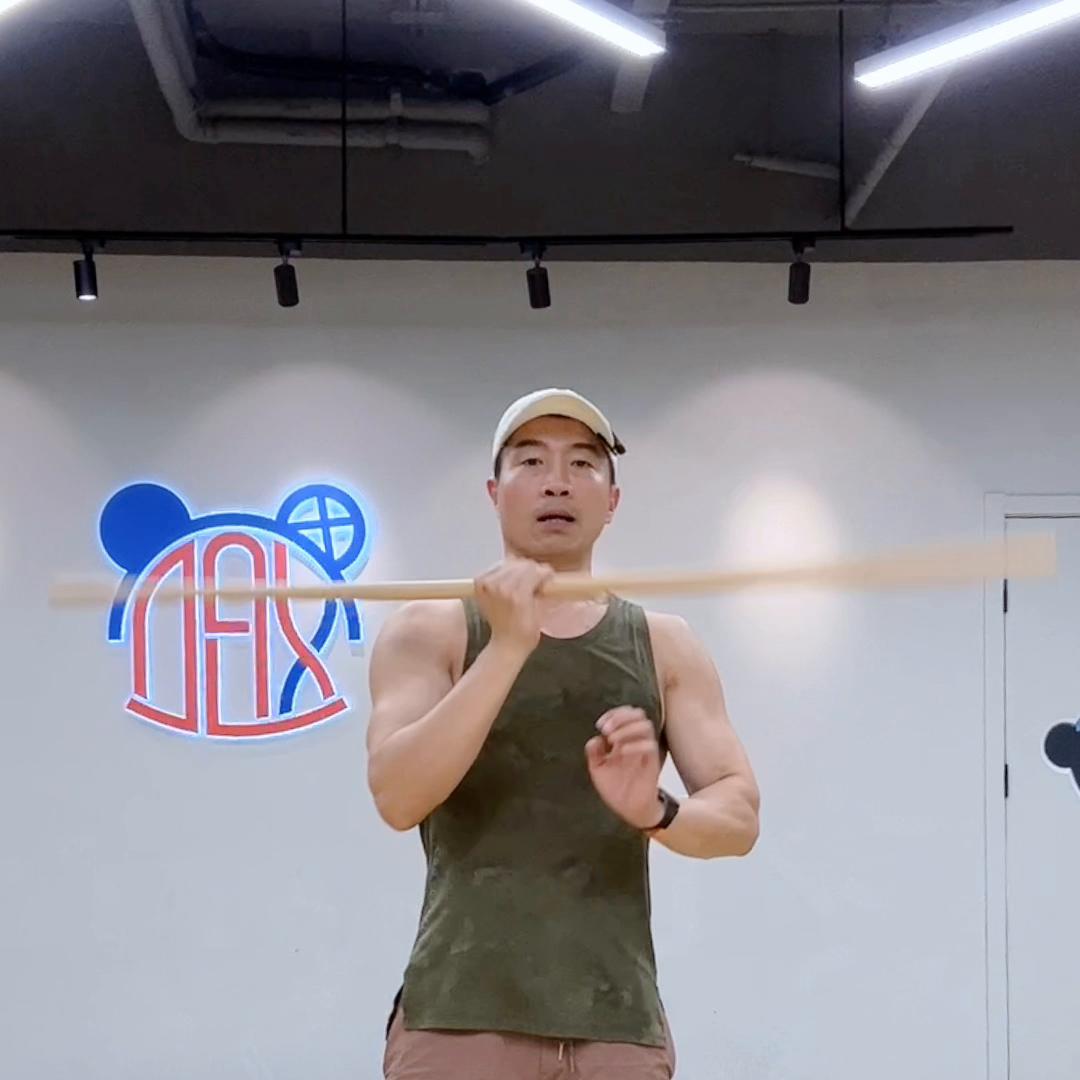 肩部拉伸每天10分钟放松肩部,做完一套动作就要拉伸一次吗