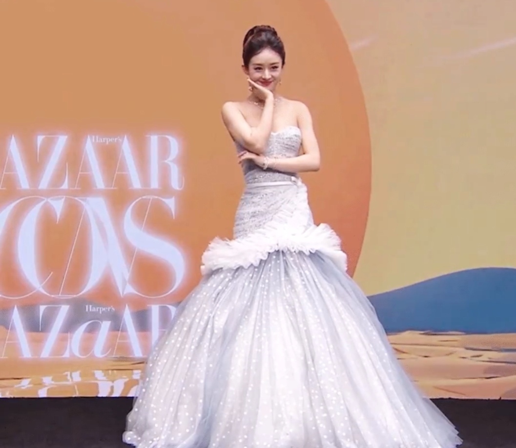 芭莎慈善夜红毯杨颖,杨幂杨颖刘亦菲芭莎