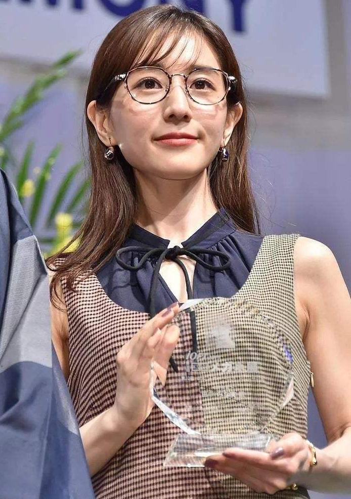 眼镜封印住的颜值怎么拍,眼镜封印了颜值怎么办