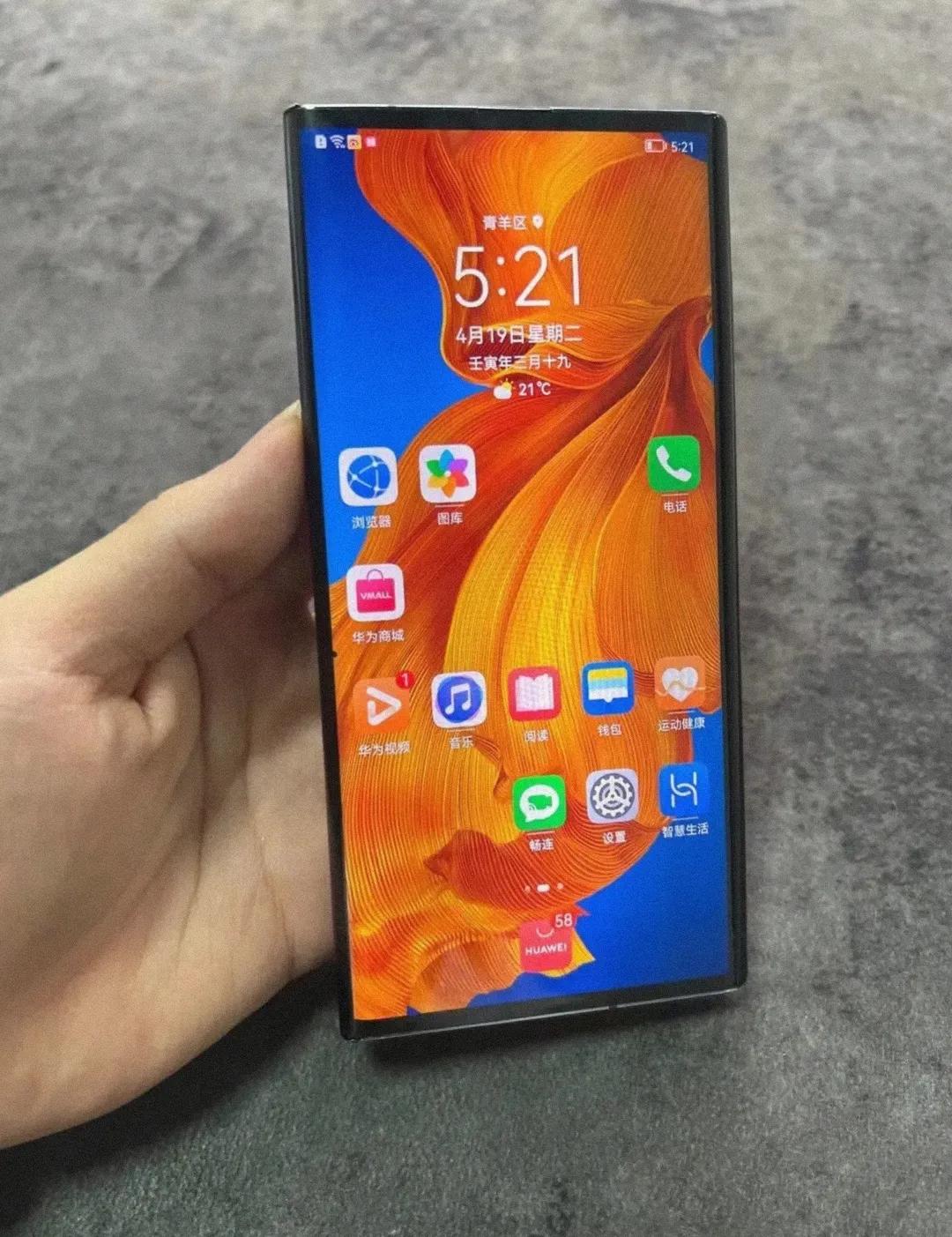 为什么曲屏手机越来越多了,直屏手机和曲屏手机哪个更好