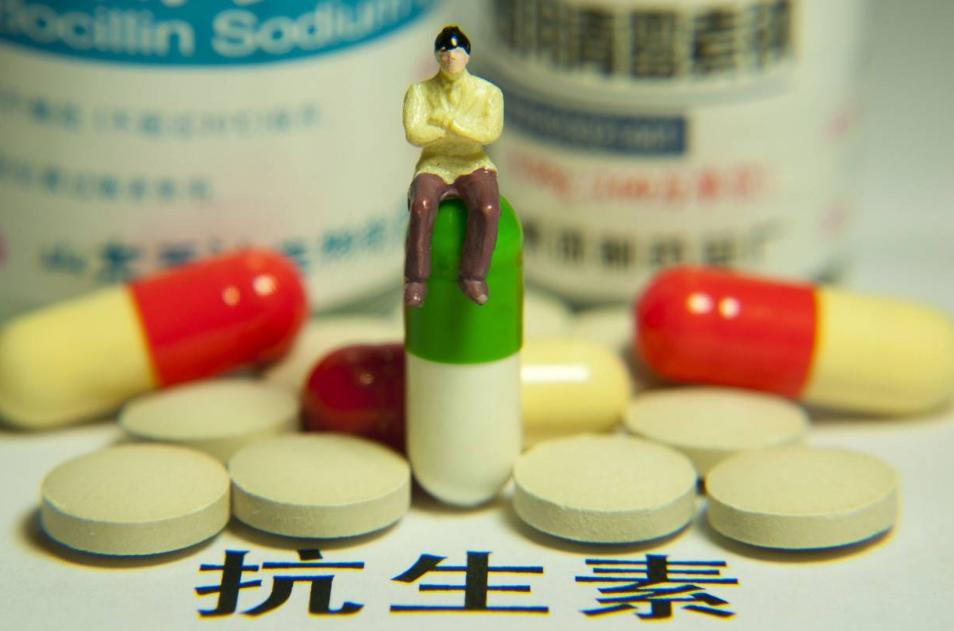 阿莫西林和头孢哪个对身体危害大,世界上两大抗生素阿莫西林和头孢