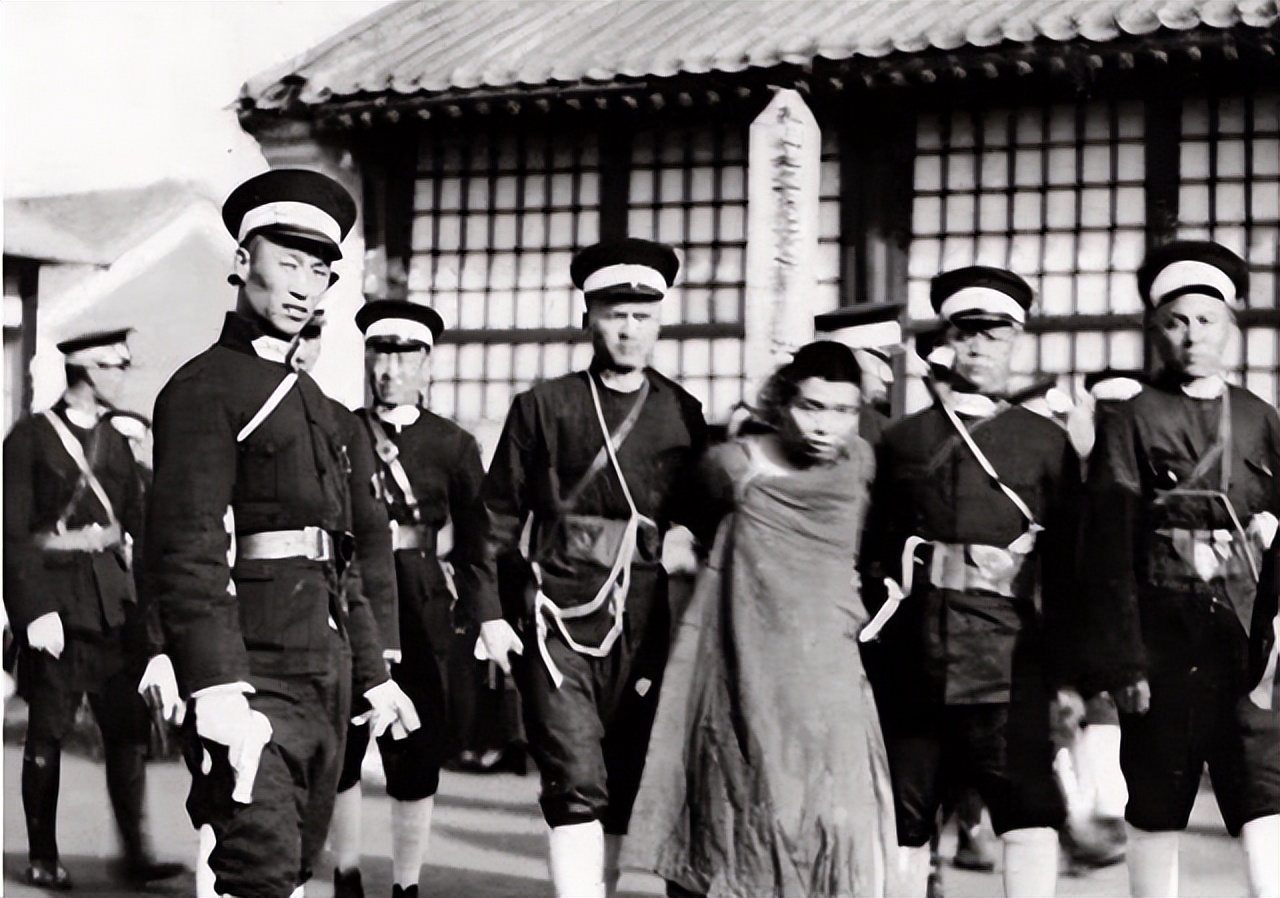 民国奇案一小妾被杀牵连五条人命,民国奇探杀女人案