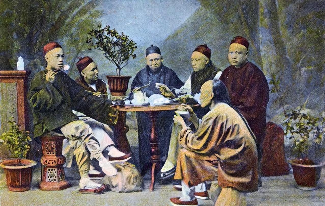 清朝灭亡后太监都去哪了,清朝灭亡后宫里的太监都去哪了