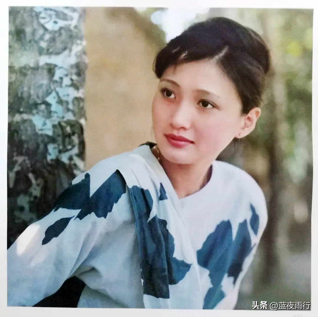 回眸一笑百媚生林芳兵杨贵妃,回眸一笑百媚生林芳兵版本杨贵妃