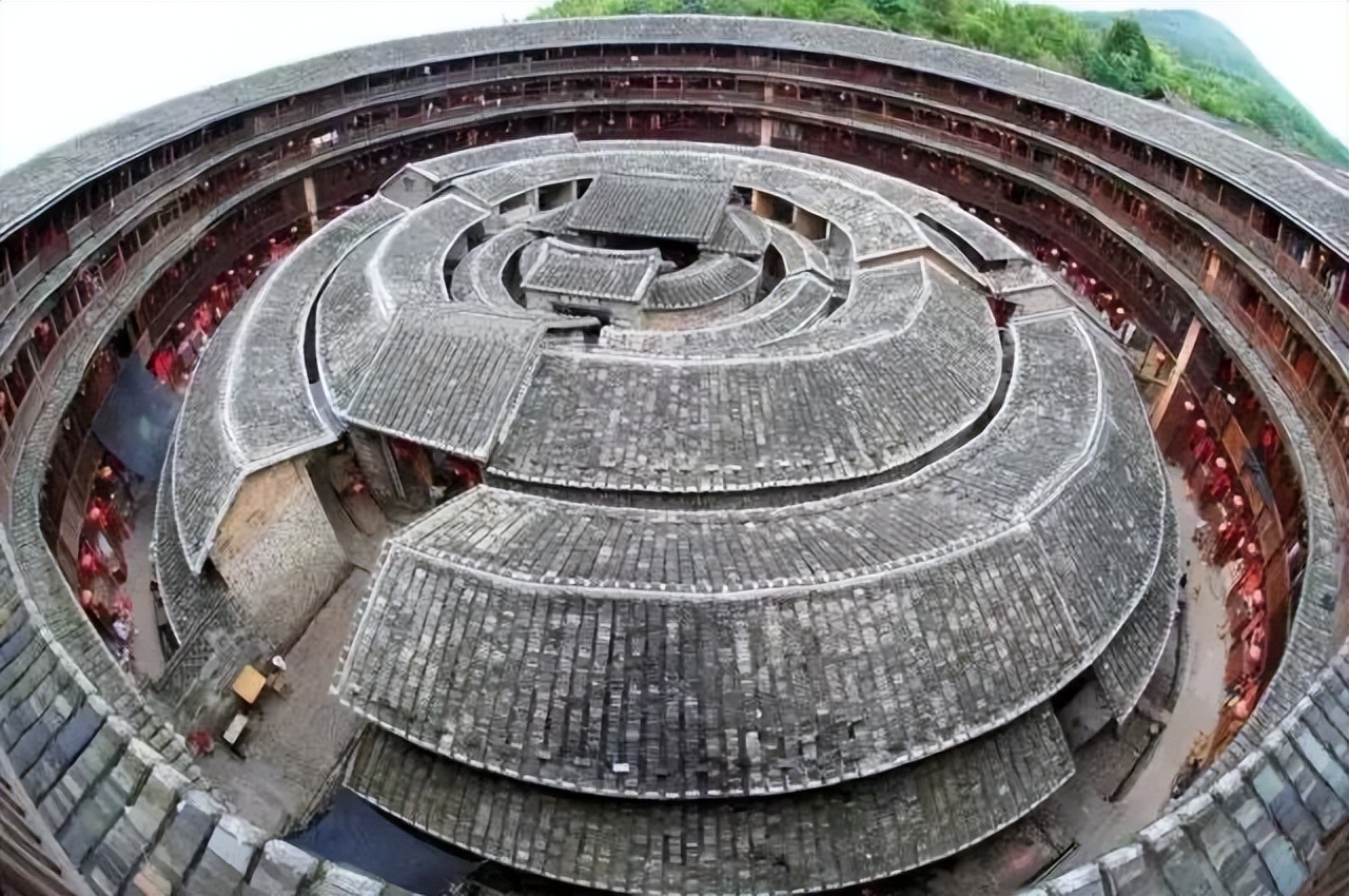 广州出发-梅州+福建3天游，打卡云水谣古镇+永定土楼+松口古镇