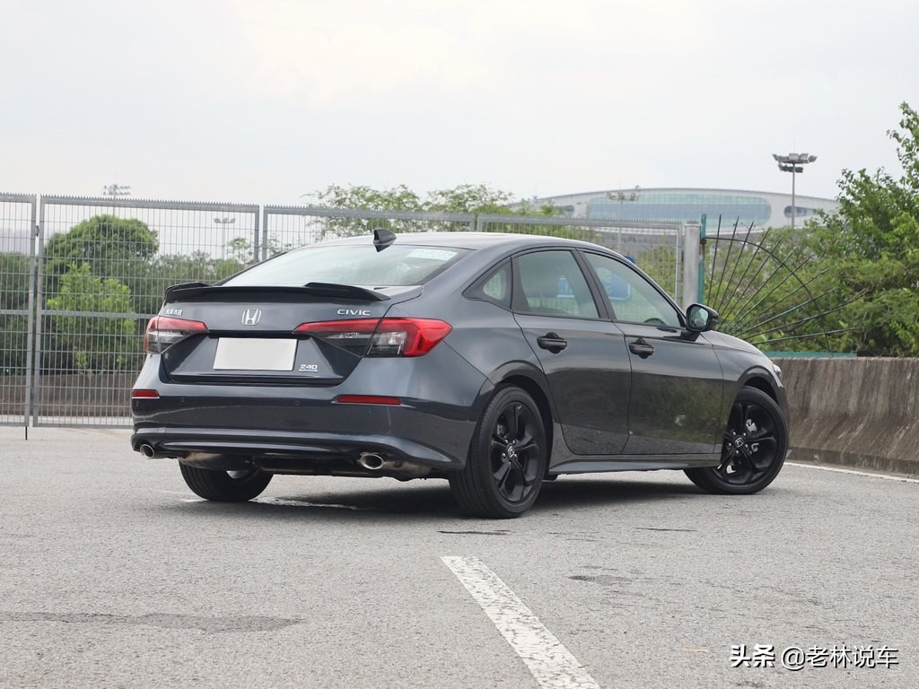 速腾和思域驾驶感受对比,开惯了自己的车开别人的车很别扭