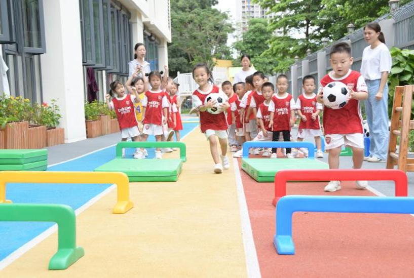 全国足球特色幼儿园创建申报报告,深圳光明凤凰塘家幼儿园