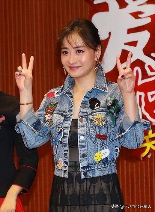 年轻时很美老了很丑的女星,年轻时候不好看老了漂亮的明星