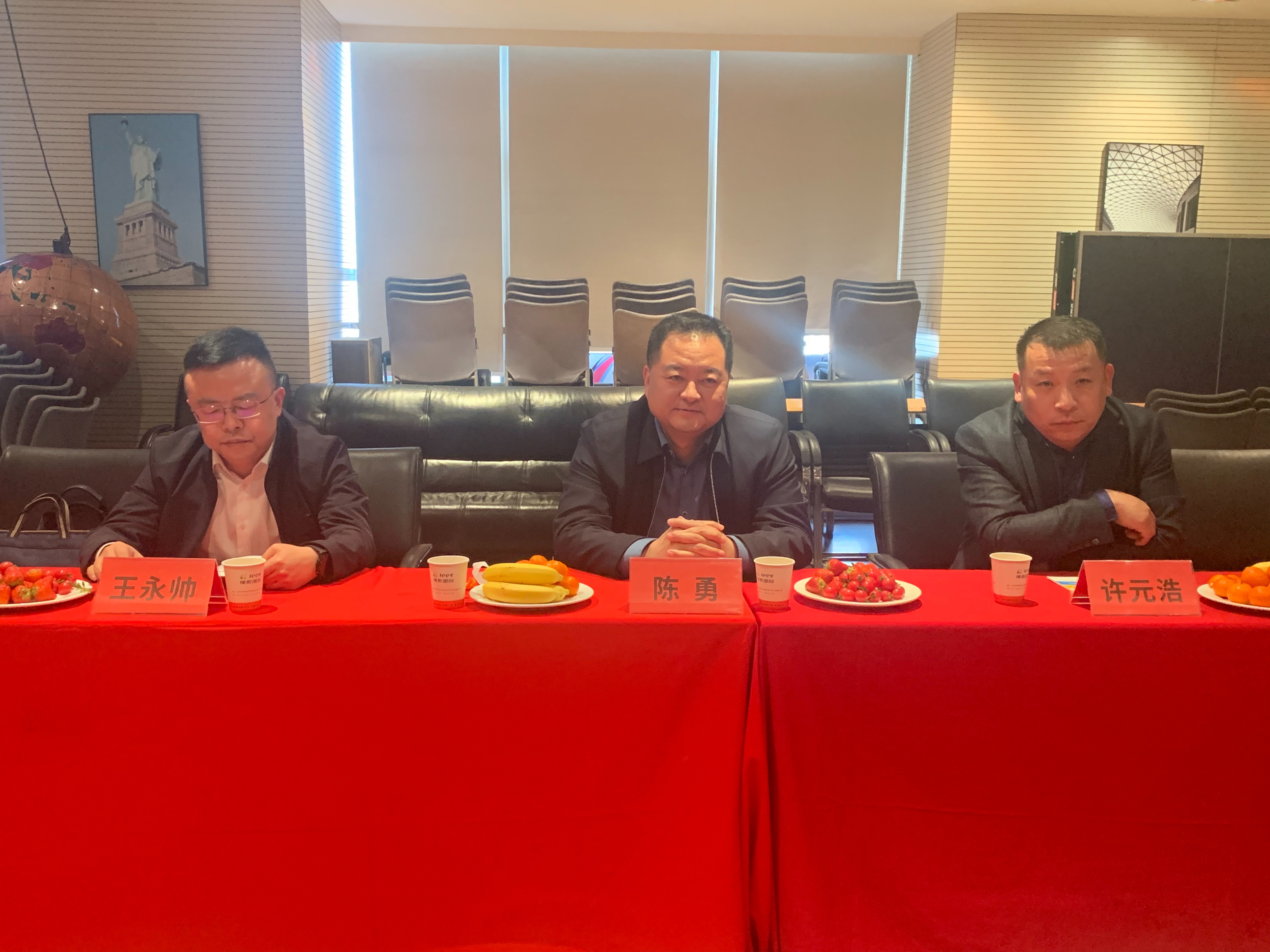 郑州工商联陈勇书记一行走访郑州唐河商会