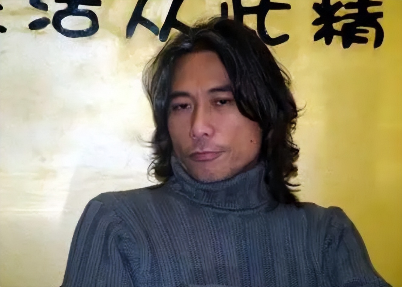 70岁香港摇滚教父夏韶声：情史胜过谢贤，与33岁女友只恋爱不结婚