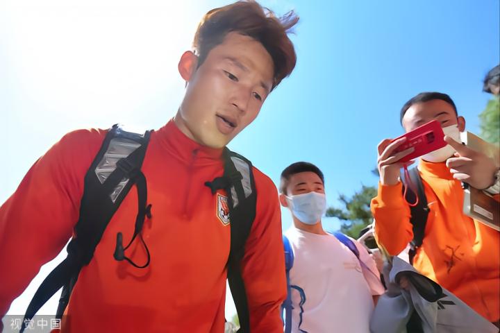 不止孙准浩、巴索戈：世界杯上，那些中国足球熟悉的面孔