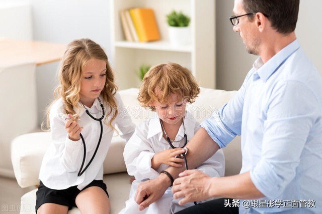 孩子爱插话家长巧应对案例教学,对于孩子爱插嘴家长需要什么引导