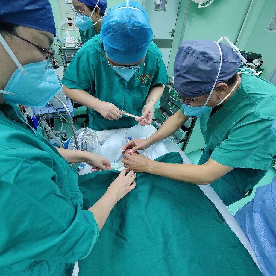 市妇幼成功完成全国最小新生儿微创肝脏肿瘤切除术