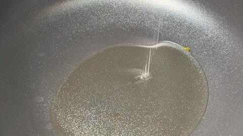 清炒胡萝卜拌绿豆芽最好吃做法,胡萝卜炒绿豆芽的做法