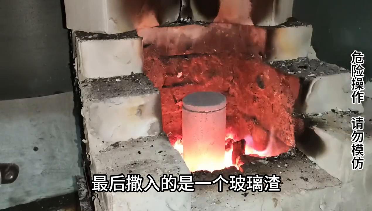 国外牛人钢板锻造剑全过程,外国铁匠锻造剑全过程视频