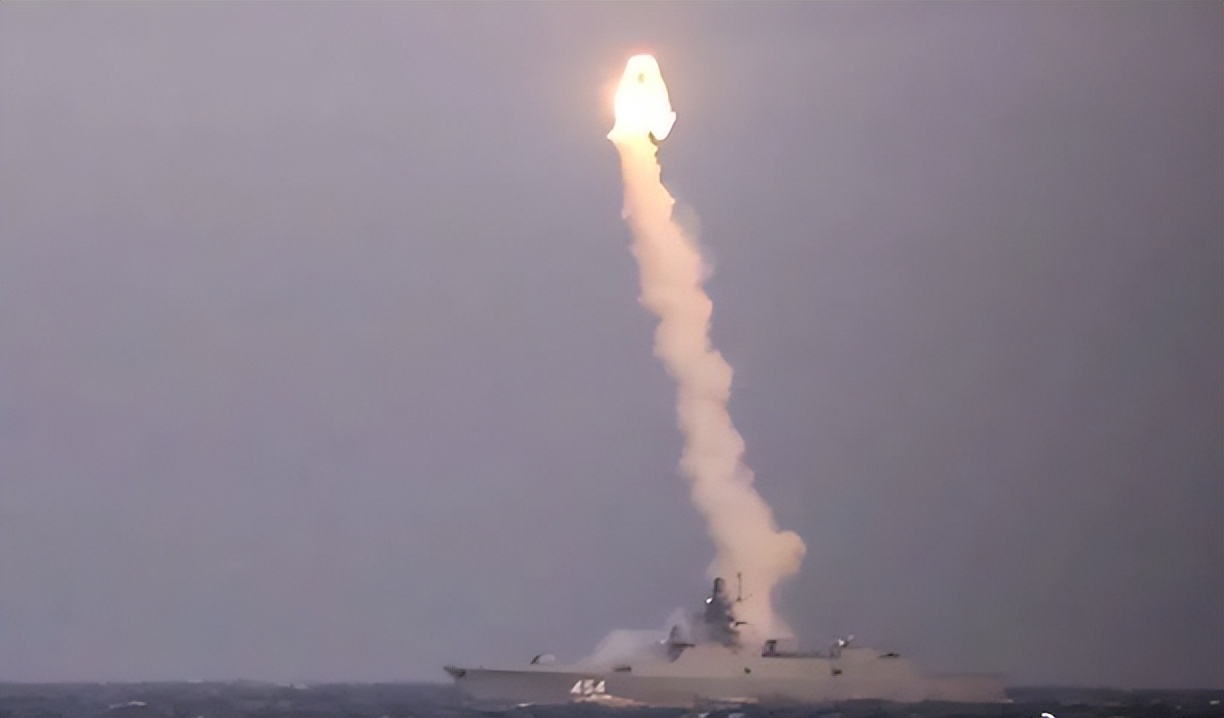 鹰击21反舰导弹什么时候服役的,中国海军2025年主力装备