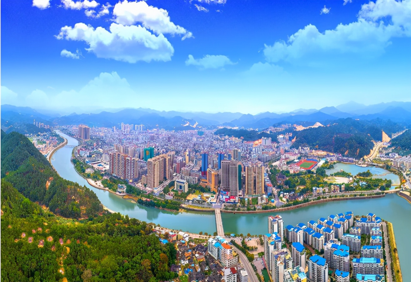 广东哪里适合养老定居房价还不高,广东适合居住靠海的小县城