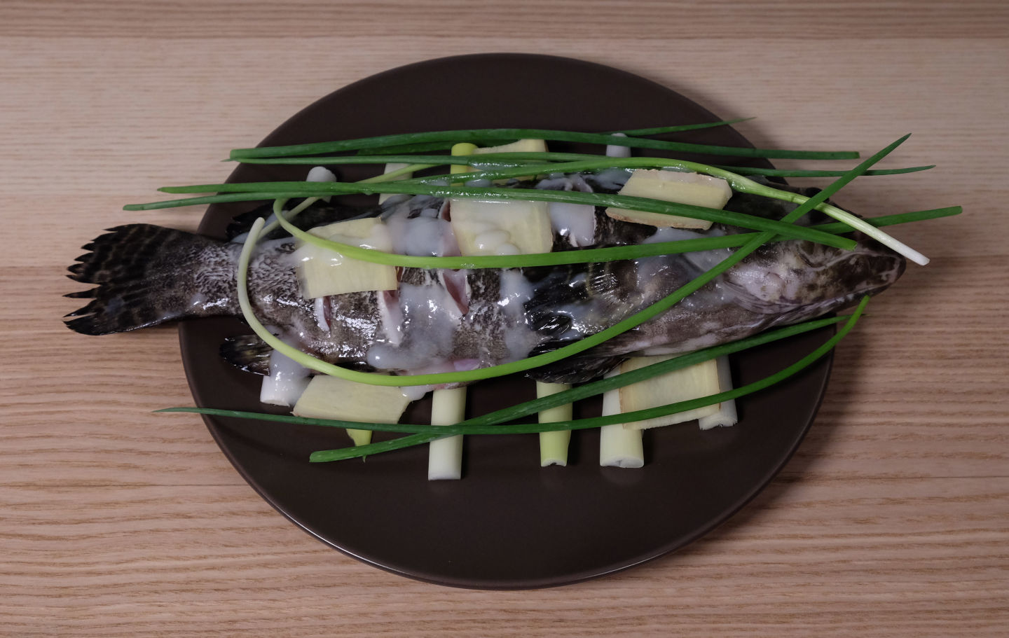 蒸鱼看鱼眼,蒸鱼熟不熟看眼睛吗