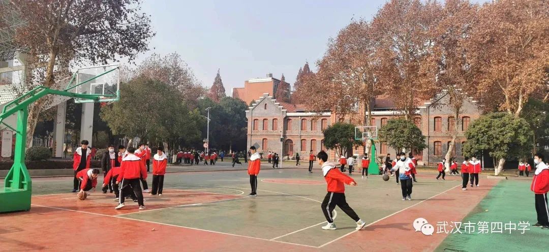 姝︽眽鐧惧勾鍚嶆牎,姝︽眽鐧惧勾楂樹腑