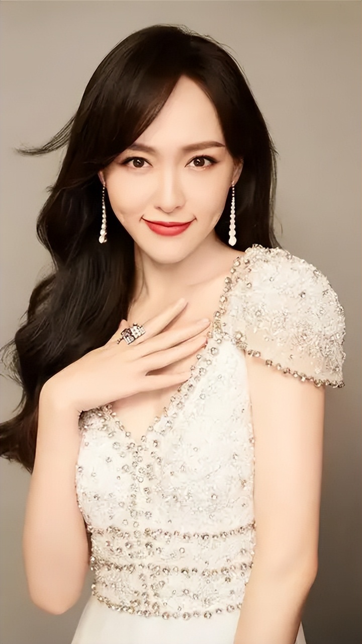 唐嫣亿万富豪,唐嫣天价手机壳图片