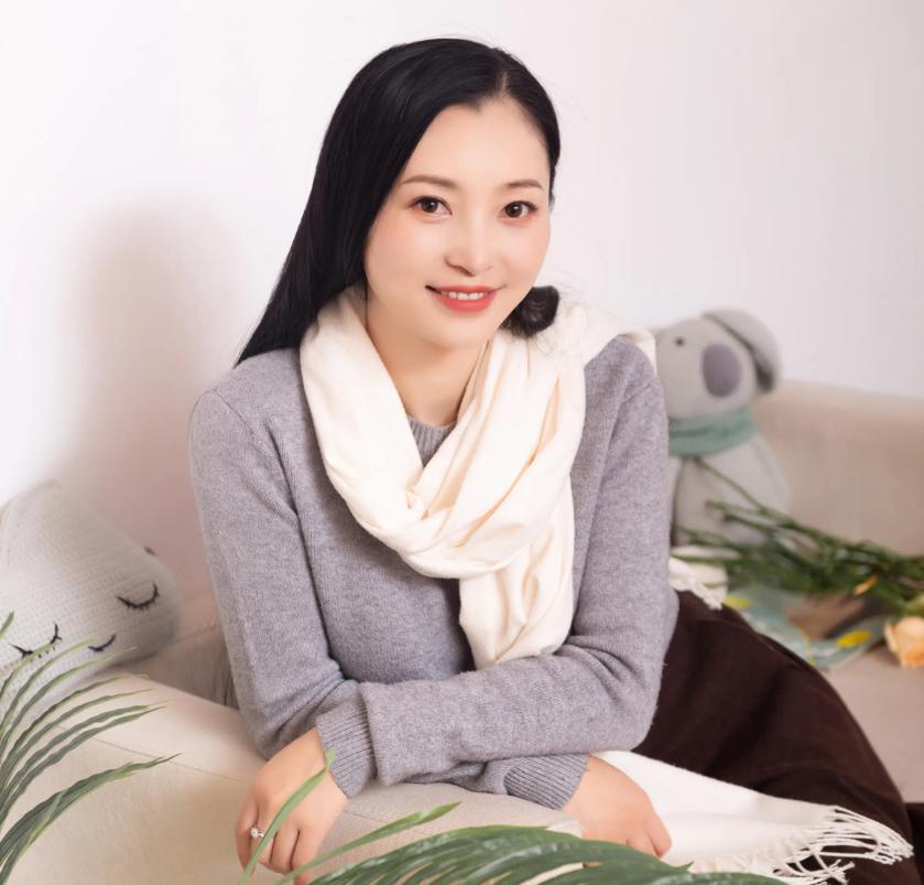 12年前把狼带回家当儿子,12年前成都女孩把狼儿带回家