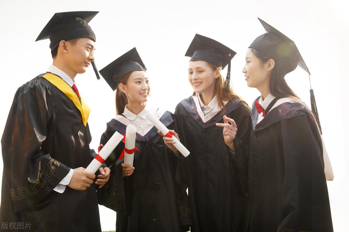 下半年国考铁路公安大量招收考生，有编制待遇好，满足4条件可报