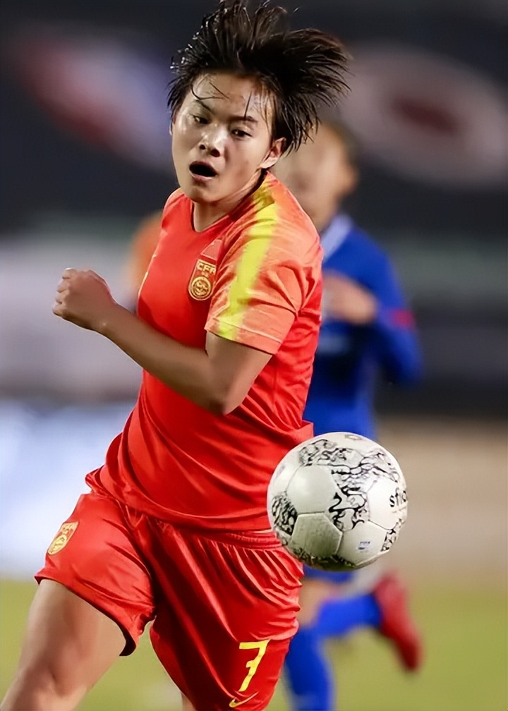 梅西捐款琼中女足,梅西慈善公益完整视频