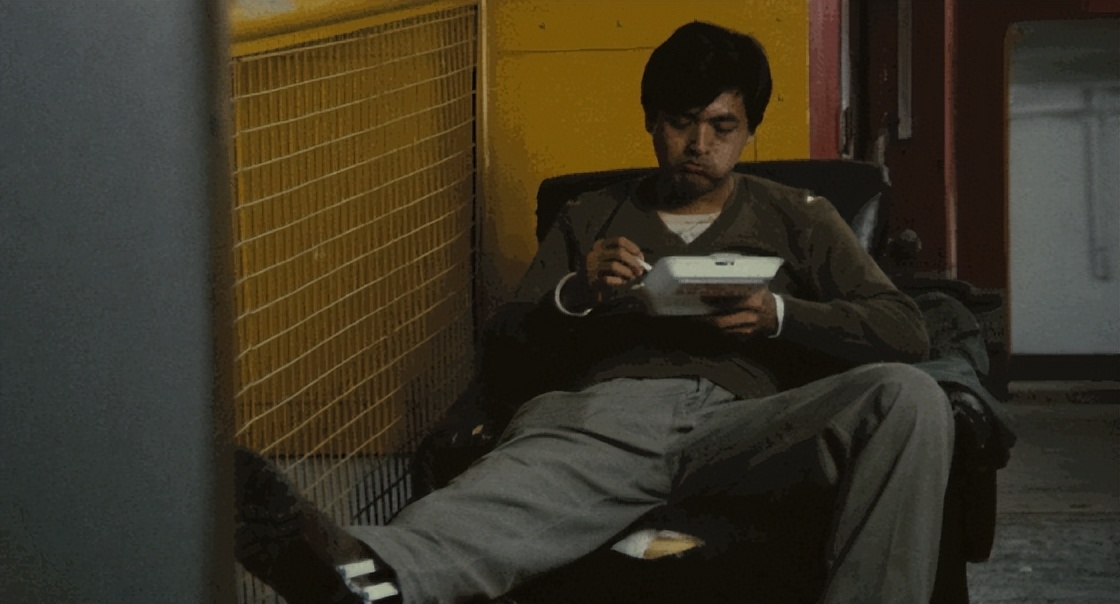 大学生吃10元工地餐,十块钱的工地餐养活了多少大学生