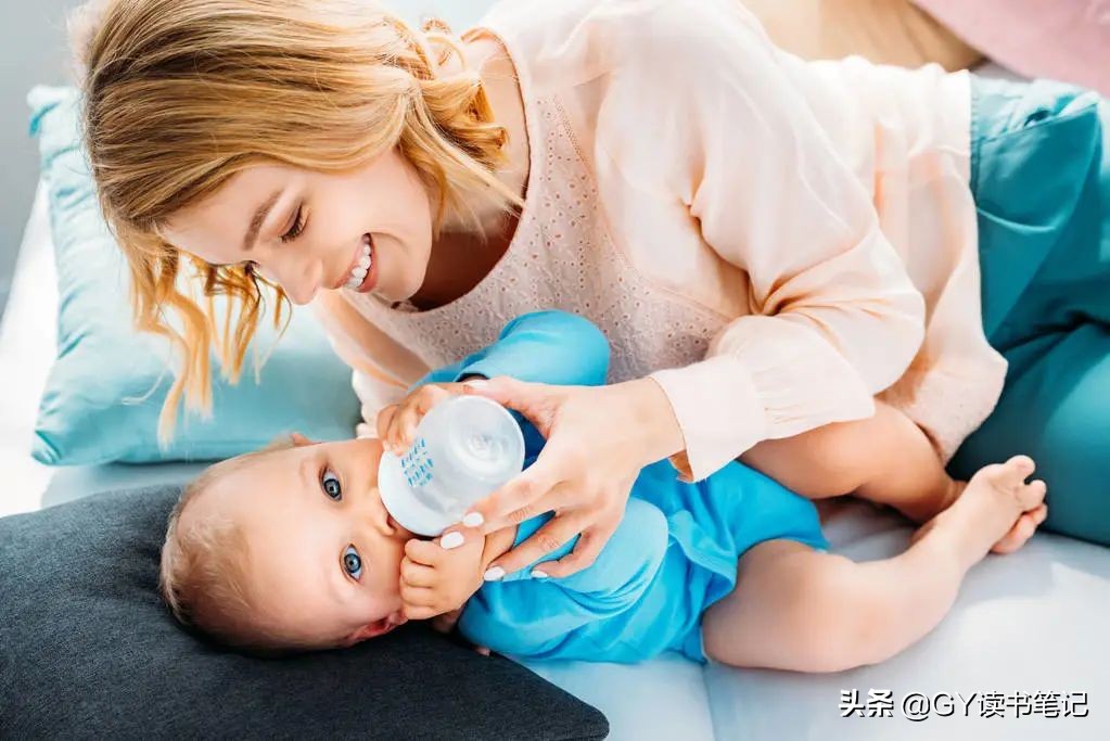 新生儿该用哪种安抚奶嘴,新生儿奶嘴喂养