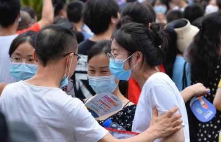 2024年高考女生报考什么专业好,2024年理科女生报什么专业好