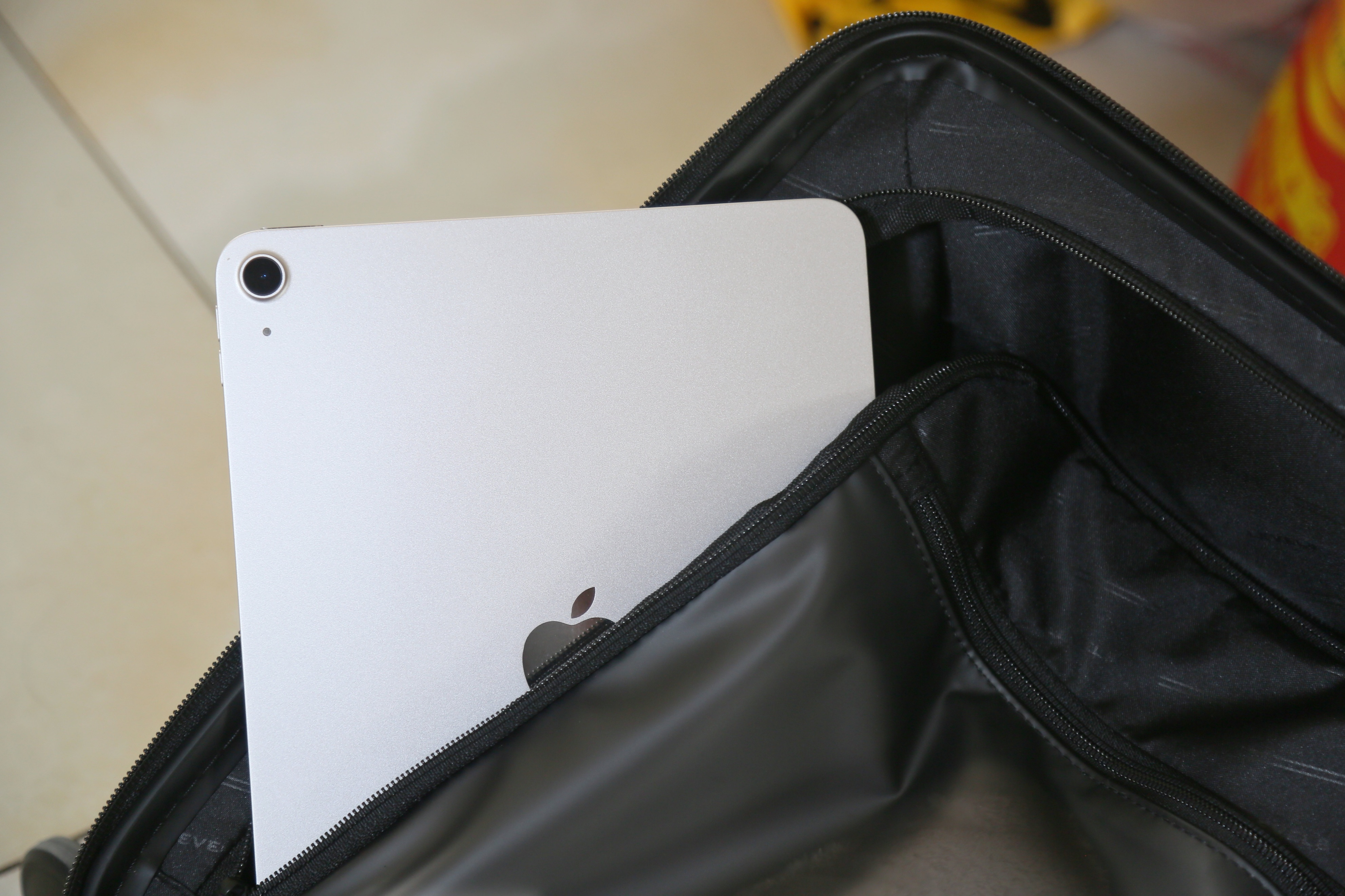 地平线8号行李箱和小米90分旅行箱,行李箱高颜值容量大地平线8号