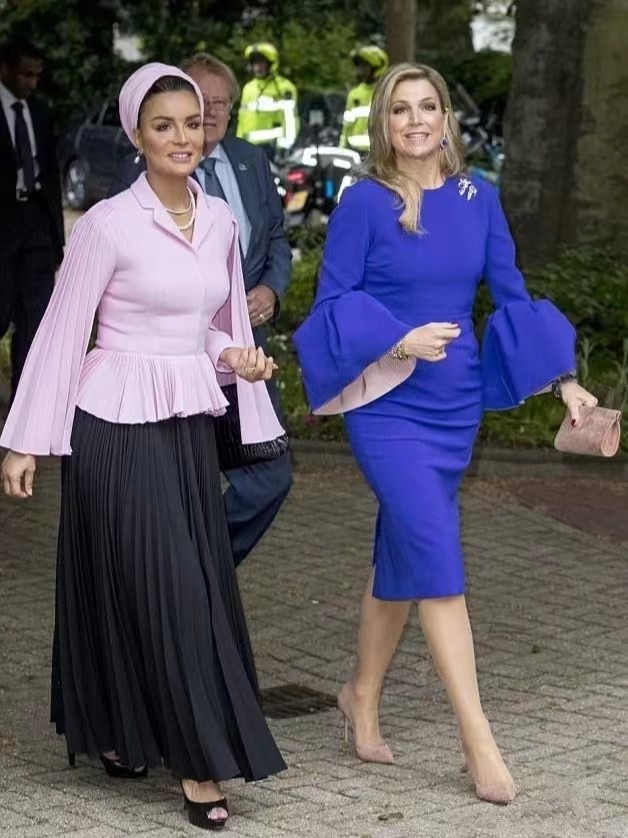 适合中老年人的时尚穿搭,中老年妇女怎么穿搭才好看年轻