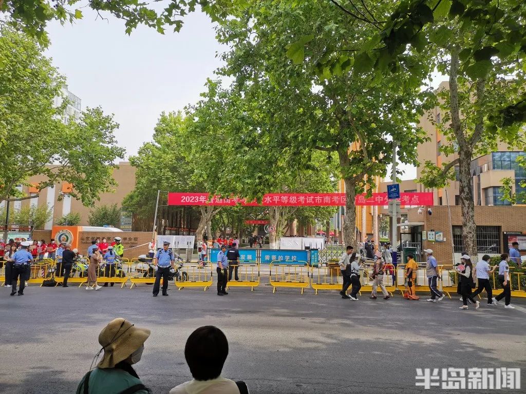 刚刚，青岛5万多勇士霸气走进战场！少年，此去何求？夺盛名、拔头筹、争魁首、独占鳌头！