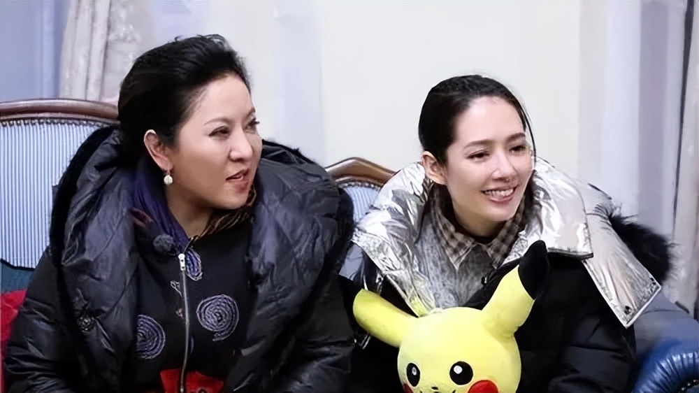 鹰钩鼻，笑露牙龈看看向太陈岚年轻时的样子，为啥宠爱郭碧婷