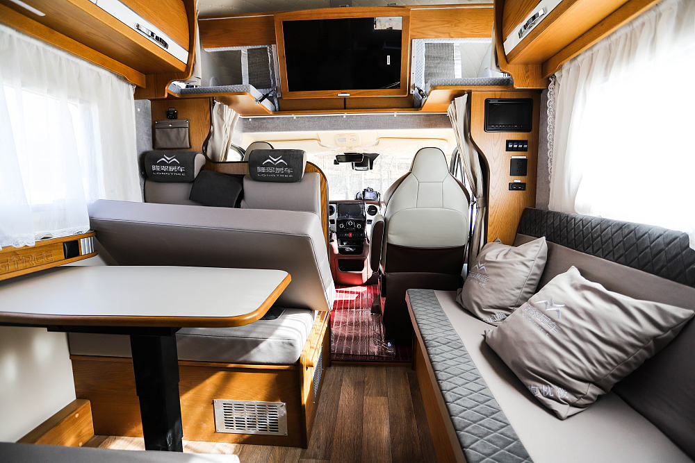 2023款最新国产c型小额头房车,商务房车推荐50万c型豪华房车