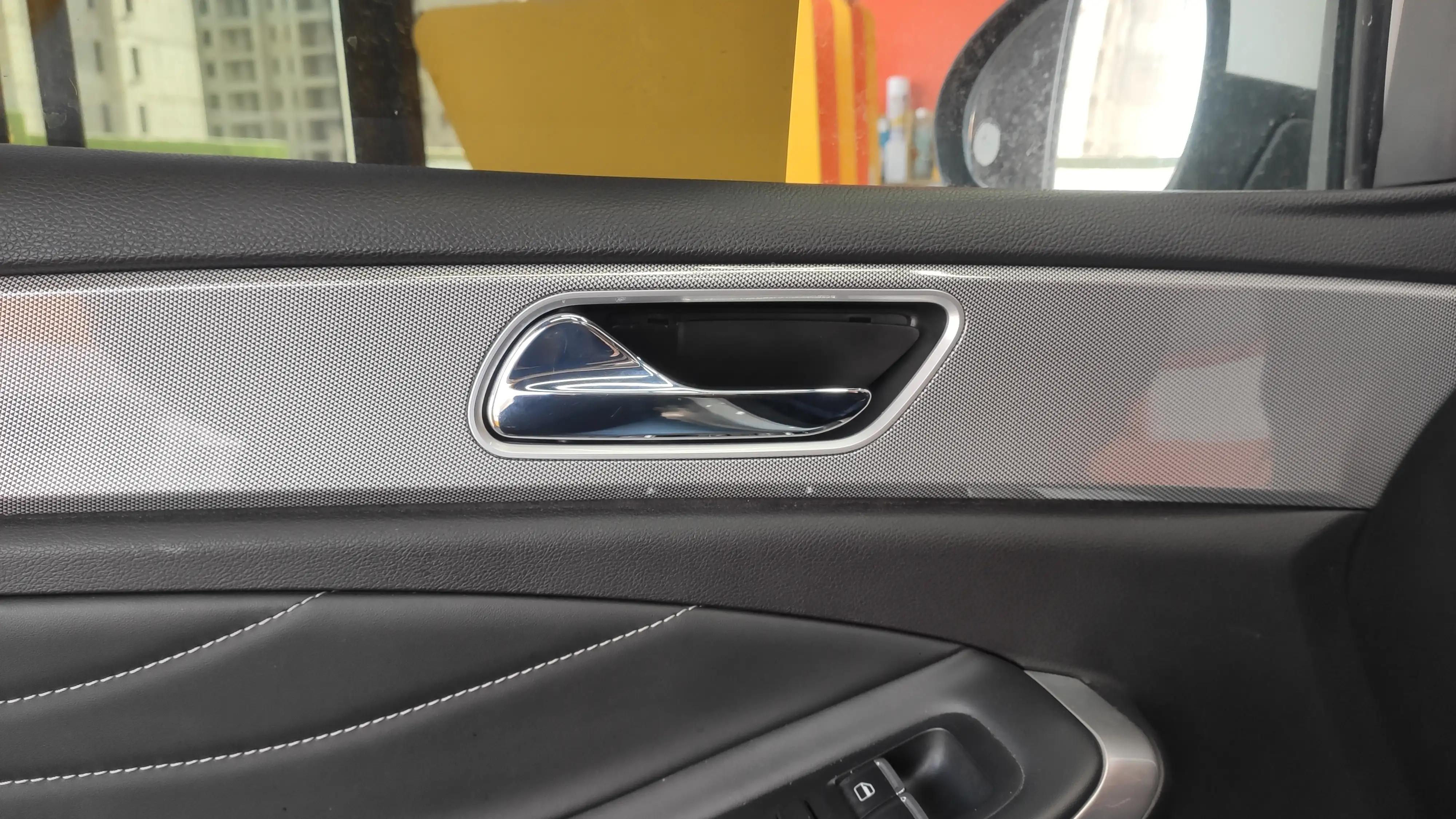 奇瑞艾瑞泽后门安装喇叭教程,艾瑞泽加装前门喇叭步骤