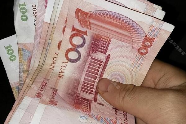 20岁负债女生,20岁负债女孩