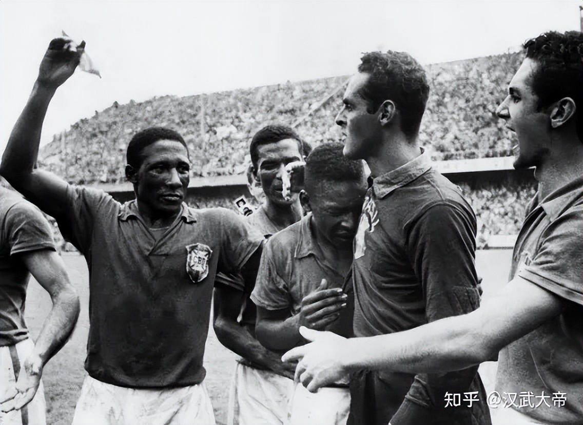 1970年世界杯巴西球员缅怀贝利,巴西足球第一人贝利