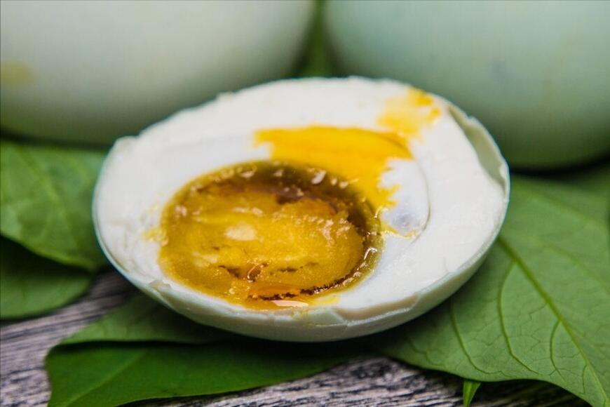 腌咸鸭蛋用盐水泡的方法,腌咸鸭蛋不出油的技巧