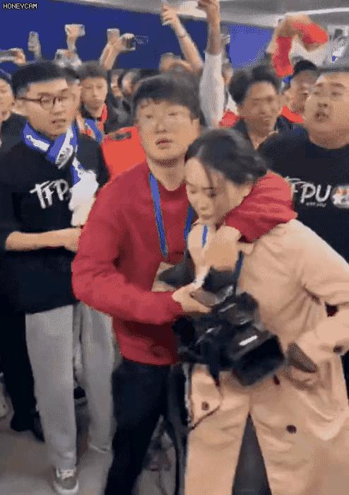 如果足球让人性变得狭隘和暴戾，我们应该评估是否取消这个项目