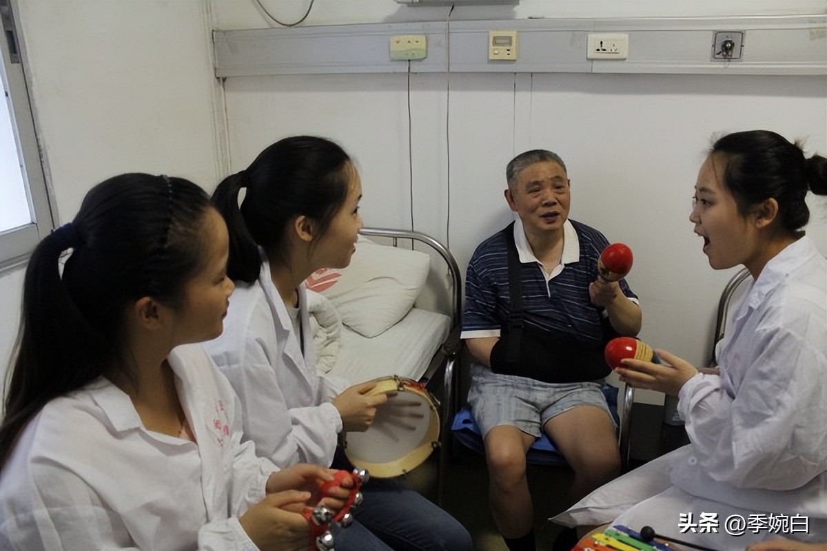 音乐治疗是一个系统的干预过程,音乐治疗中患者与音乐的关系