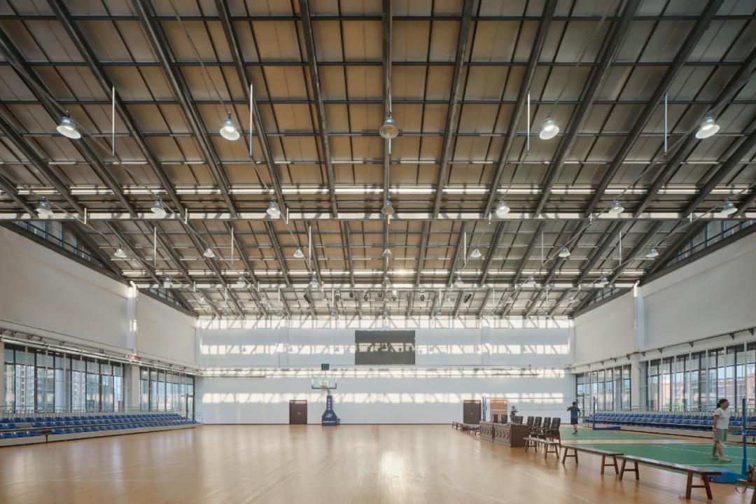 以靠建筑|交叠与转换:宜黄一中综合楼