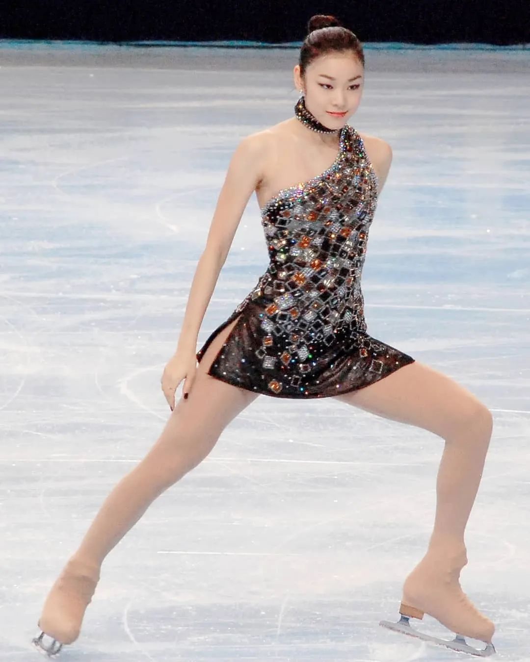 32岁韩国一姐下嫁小5岁爱豆！仙女造型惊艳网友：我的青春嫁人了