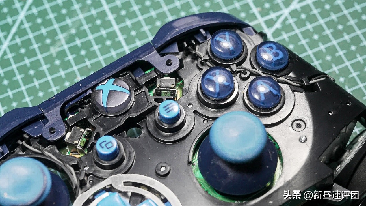 拆解xboxone手柄震动马达,拆解xboxone