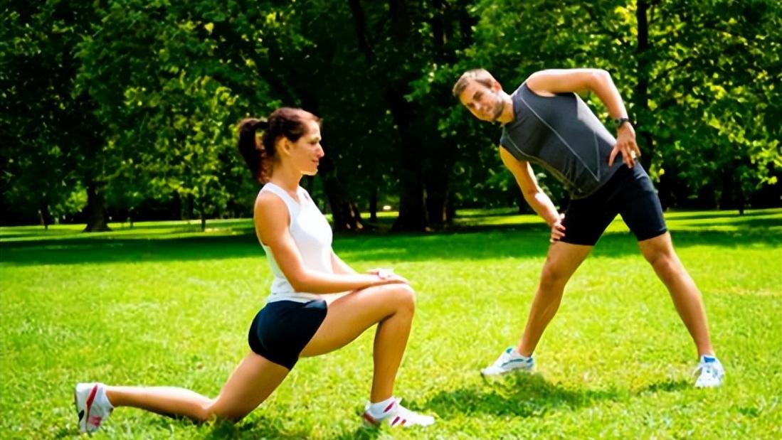 老年人膝盖疼响的最好治疗方法,老人膝盖软该注意些什么